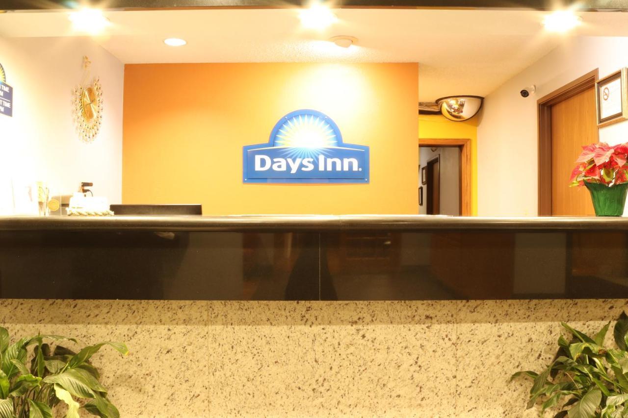 Days Inn By Wyndham Black River Falls - Access To Atv Trail Eksteriør bilde