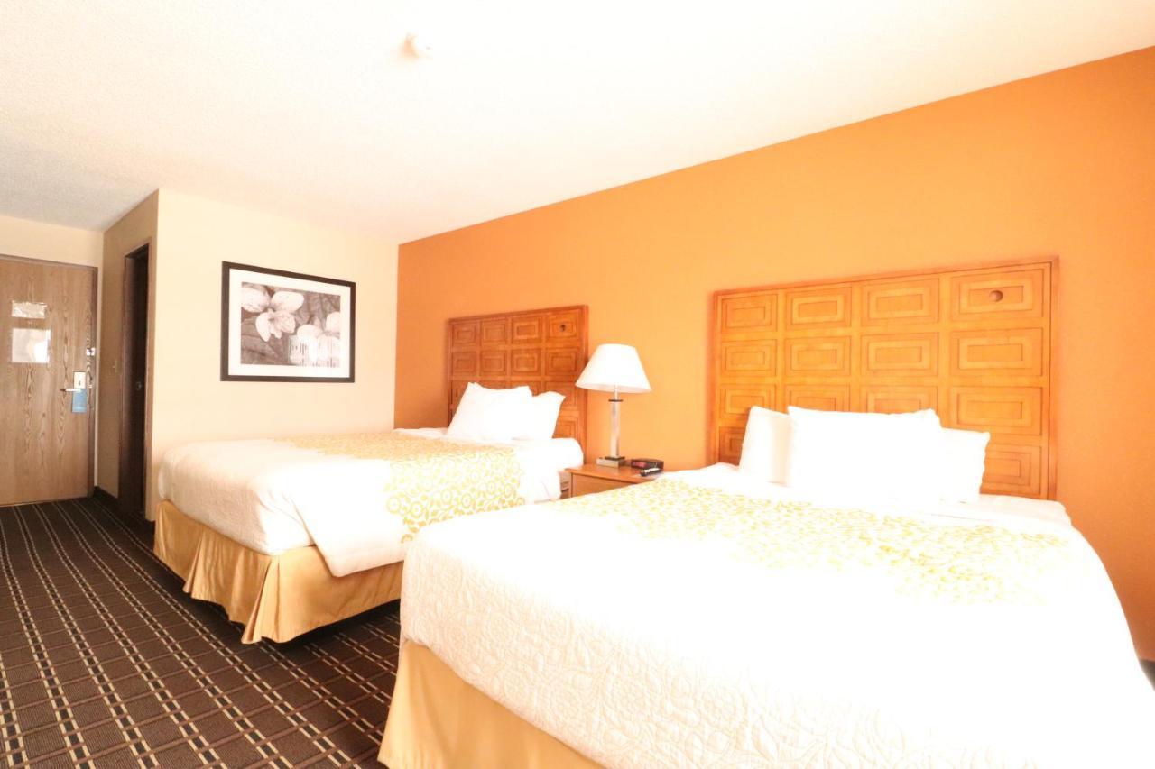 Days Inn By Wyndham Black River Falls - Access To Atv Trail Eksteriør bilde