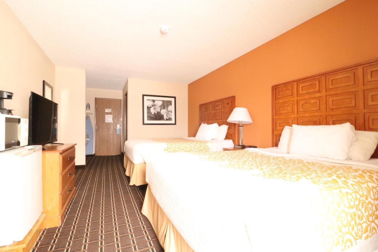 Days Inn By Wyndham Black River Falls - Access To Atv Trail Eksteriør bilde