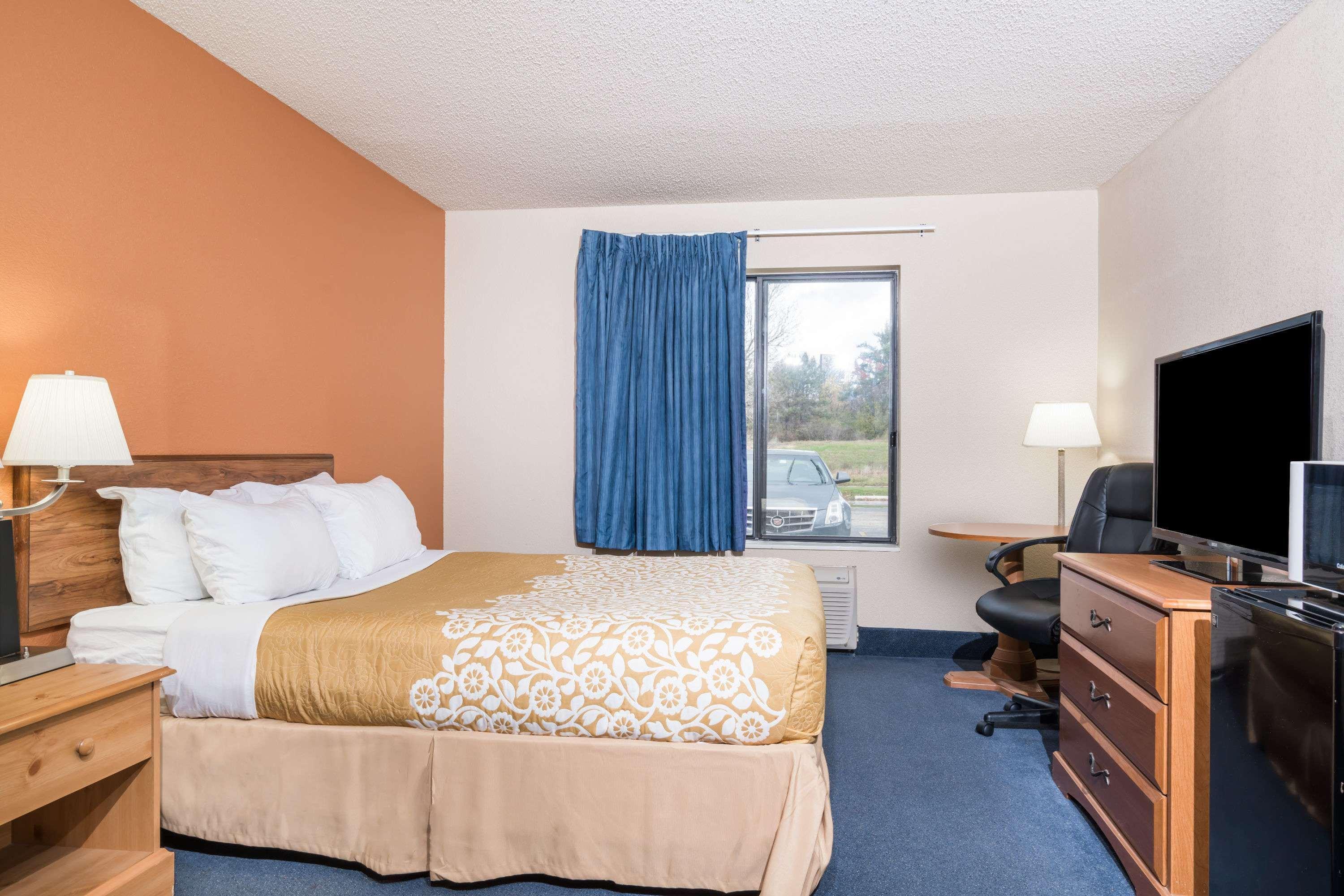 Days Inn By Wyndham Black River Falls - Access To Atv Trail Eksteriør bilde
