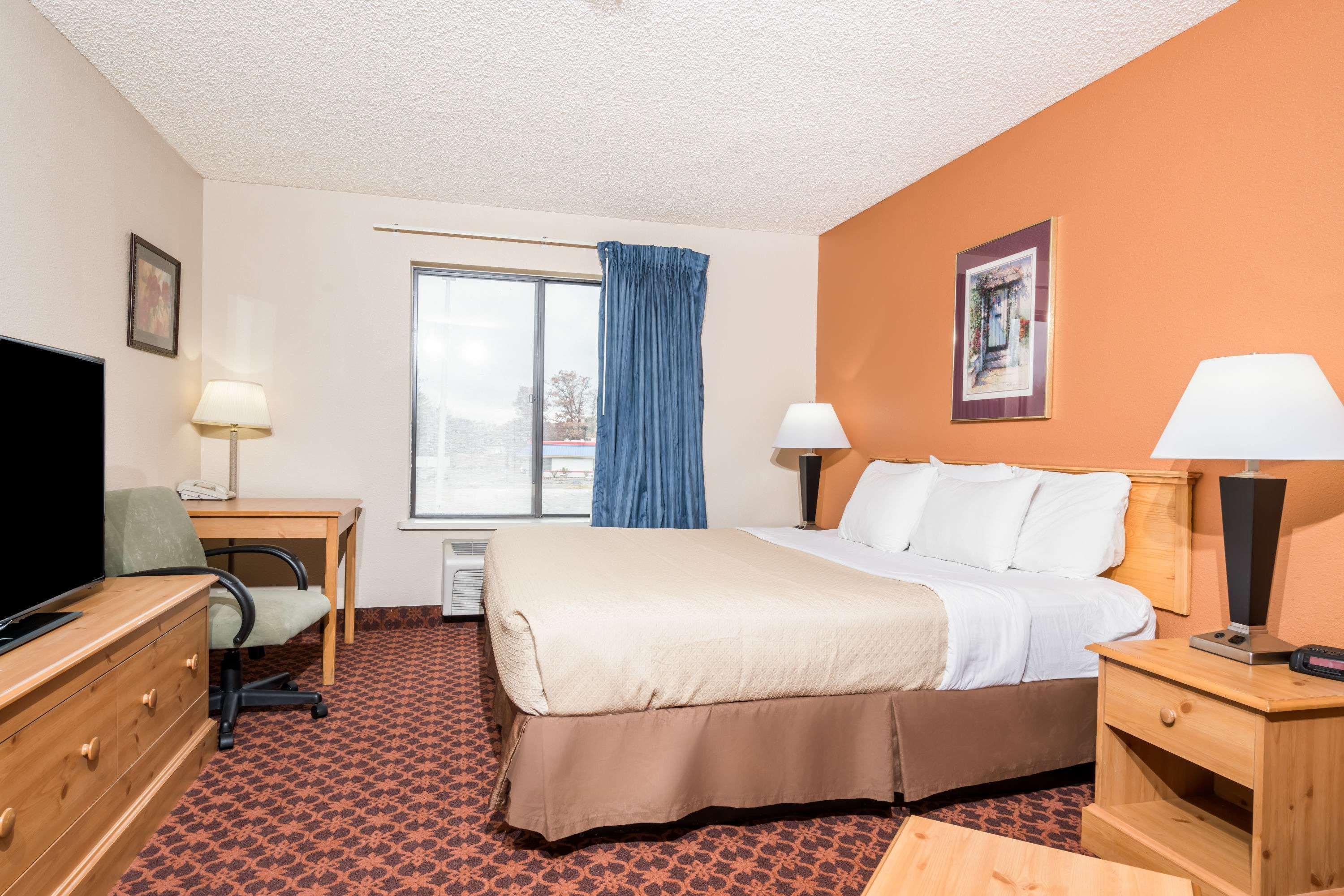 Days Inn By Wyndham Black River Falls - Access To Atv Trail Eksteriør bilde