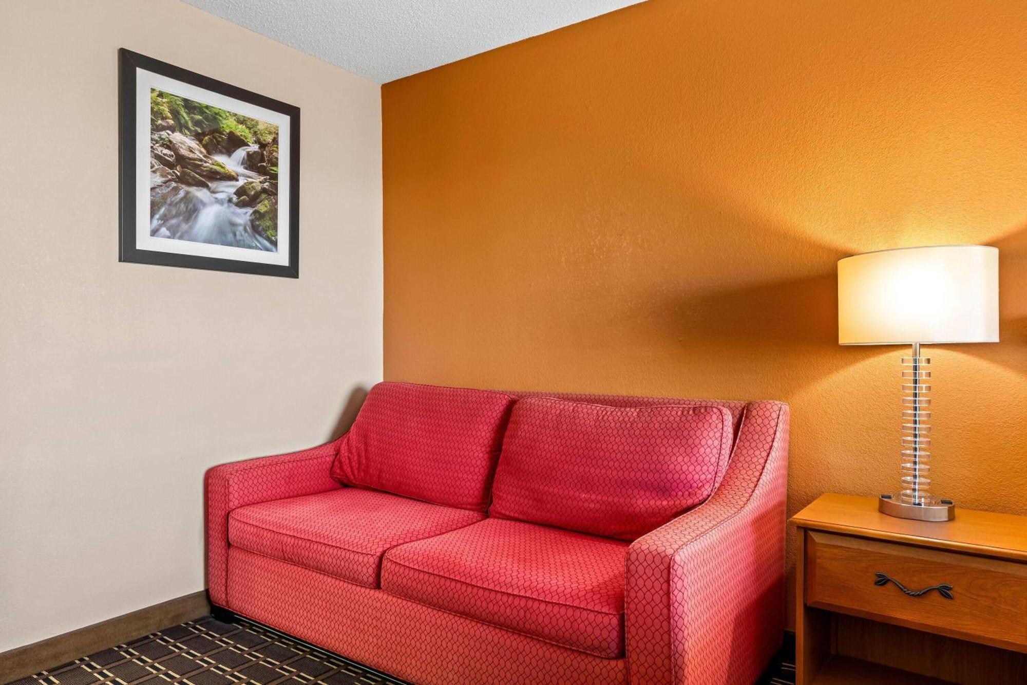 Days Inn By Wyndham Black River Falls - Access To Atv Trail Eksteriør bilde