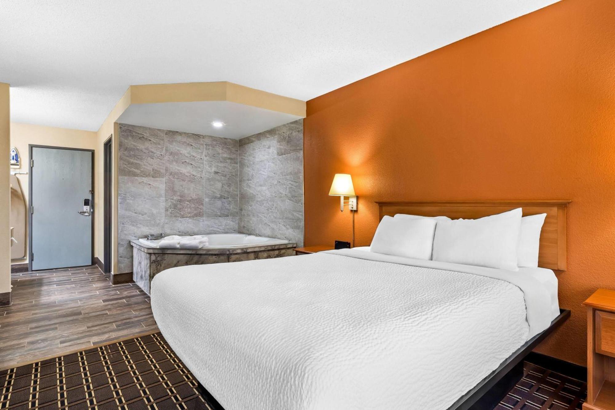 Days Inn By Wyndham Black River Falls - Access To Atv Trail Eksteriør bilde