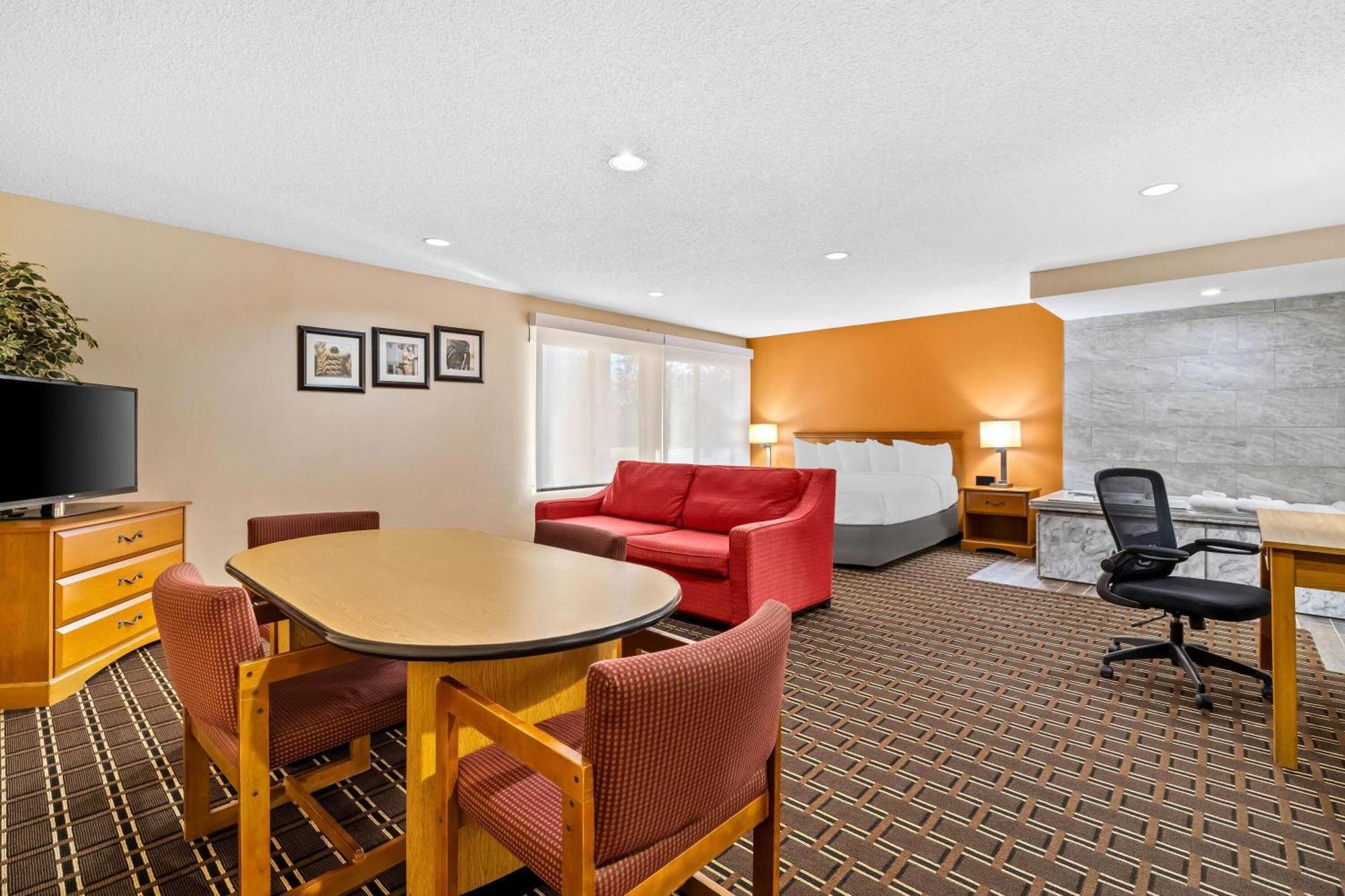 Days Inn By Wyndham Black River Falls - Access To Atv Trail Eksteriør bilde
