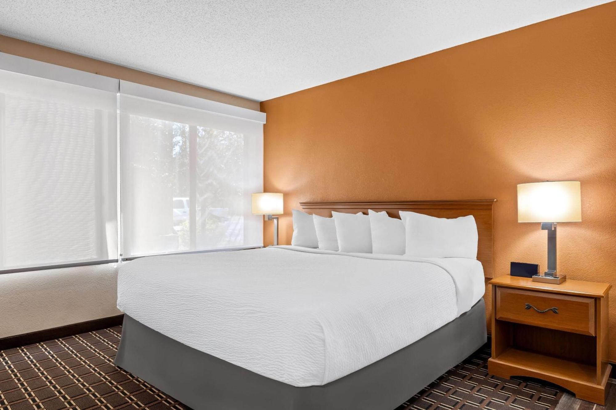 Days Inn By Wyndham Black River Falls - Access To Atv Trail Eksteriør bilde