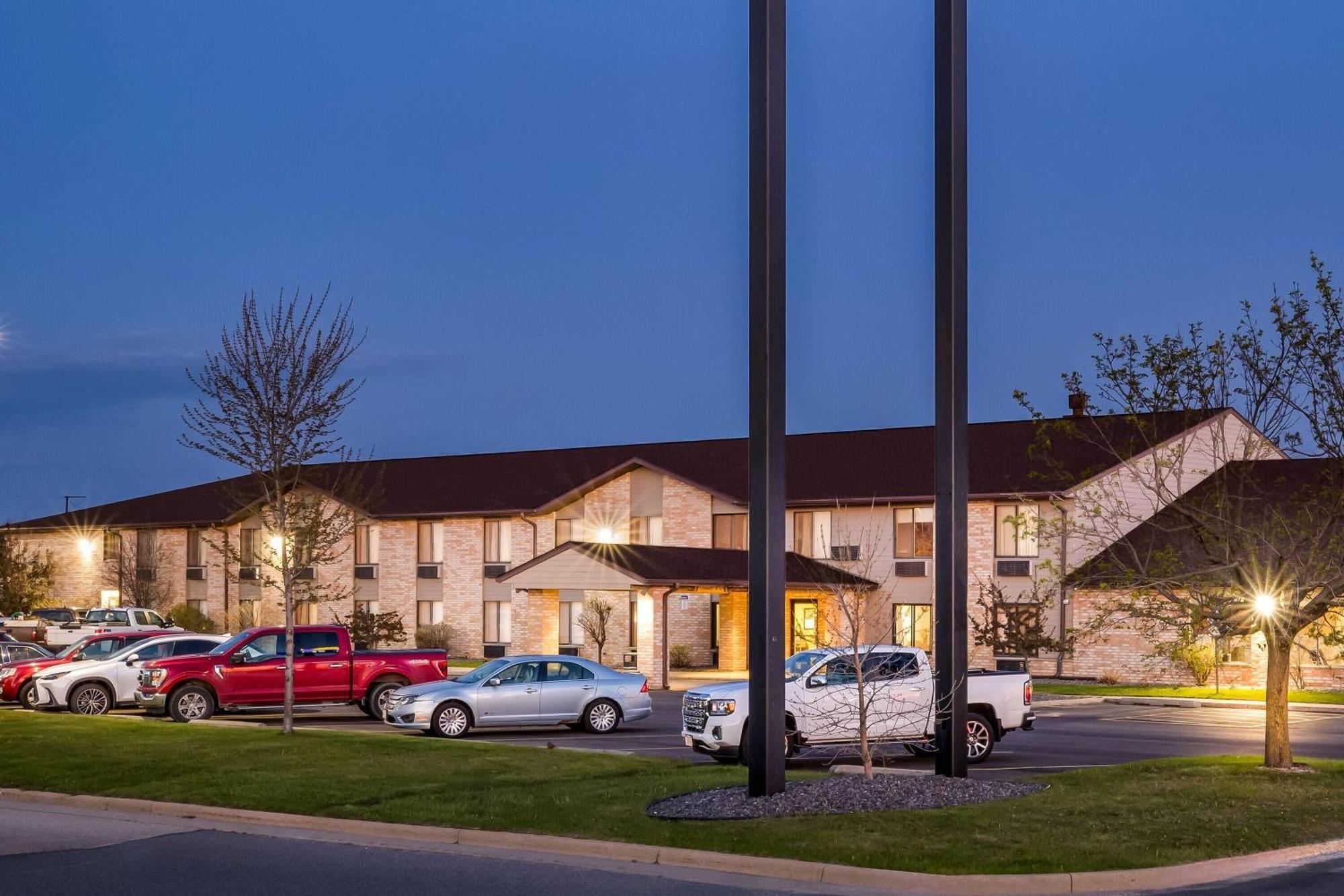 Days Inn By Wyndham Black River Falls - Access To Atv Trail Eksteriør bilde