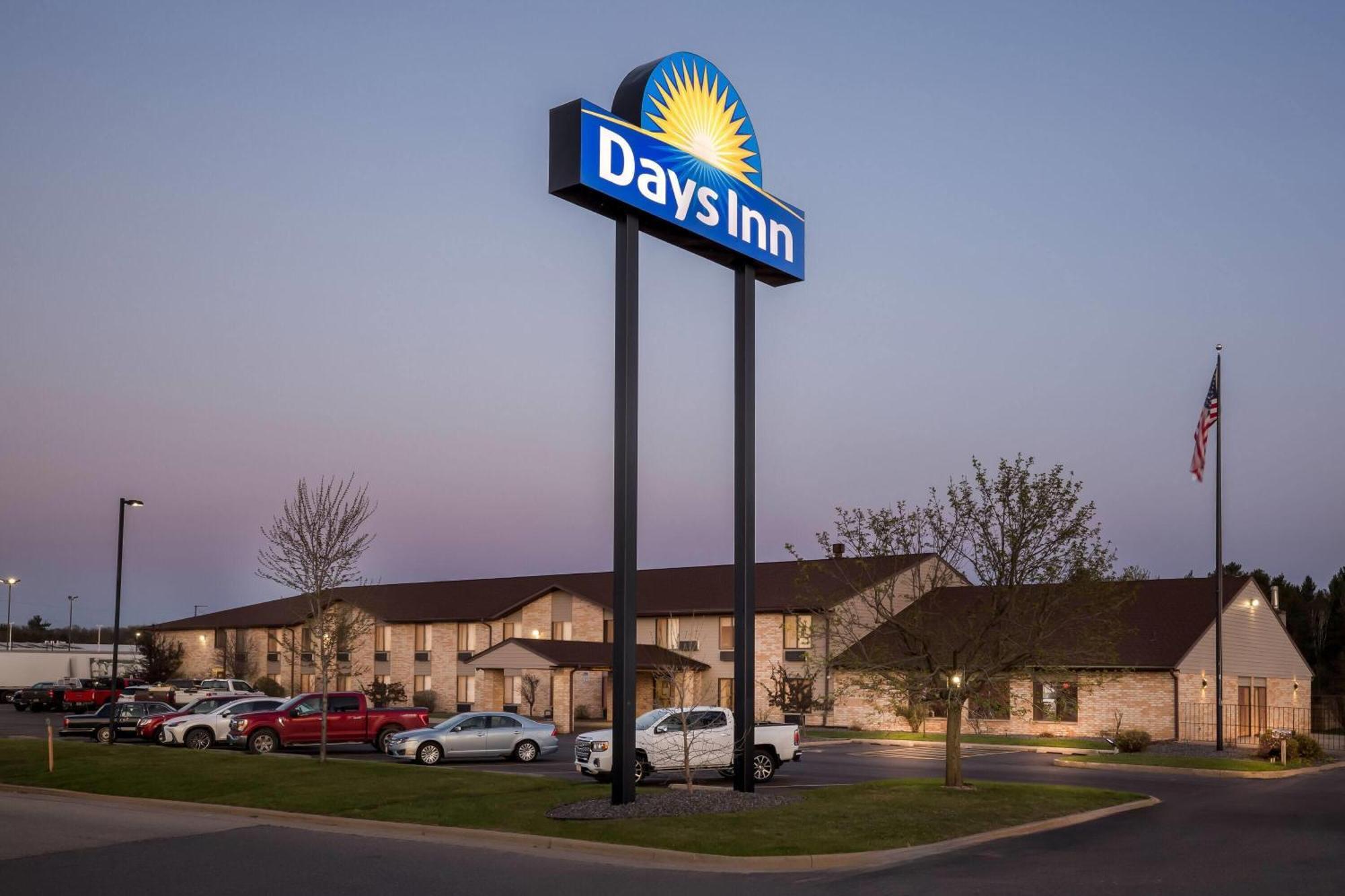 Days Inn By Wyndham Black River Falls - Access To Atv Trail Eksteriør bilde