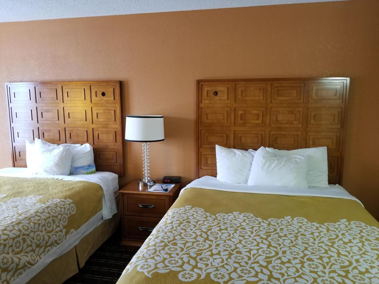 Days Inn By Wyndham Black River Falls - Access To Atv Trail Eksteriør bilde